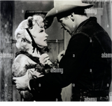 Pierwszym filmem, jaki zrealizowała Monroe po podpisaniu nowego kontraktu, był dramat Joshuy Logana Przystanek autobusowy (Bus Stop/The Wrong Kind of Girl, 1956) Joshuy Logana[183], w którym zagrała rolę Cherie, początkującej piosenkarki. Pomimo dużej determinacji i poświęcenia wciąż zmagała się z tremą, czego reżyser się obawiał, niemniej doceniał aktorkę za zaangażowanie i zapał do pracy oraz porównał do Charliego Chaplina w umiejętności łączenia komizmu z tragizmem[184][185]. Monroe miała wykazywać ataki agresji wobec pozostałych aktorów[186]. W trakcie prac nad filmem trafiła do szpitala na dwa tygodnie wskutek infekcji wirusowej i wyczerpania organizmu[187]. Film po premierze spotkał się z uznaniem widzów i krytyków, podobnie jak rola Monroe[188], czego odzwierciedleniem była nominacja do Złotego Globu dla najlepszej aktorki pierwszoplanowej