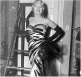 norma jean mortenson on set słomiany wdowiec 1954