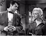 Marilyn Monroe & Rory Calhoun on set river of no return 1953